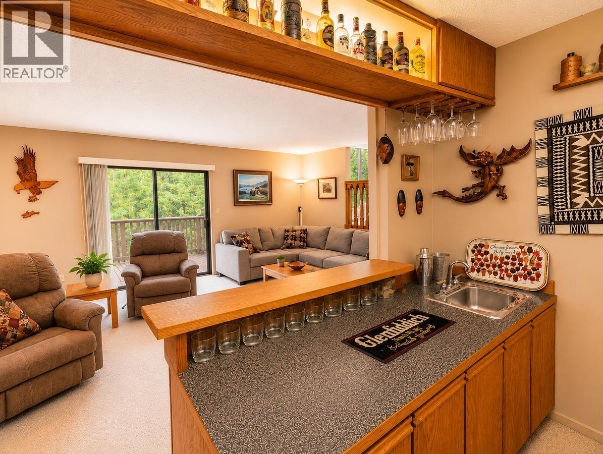 1498 CHAMBERLAIN DRIVE, North Vancouver