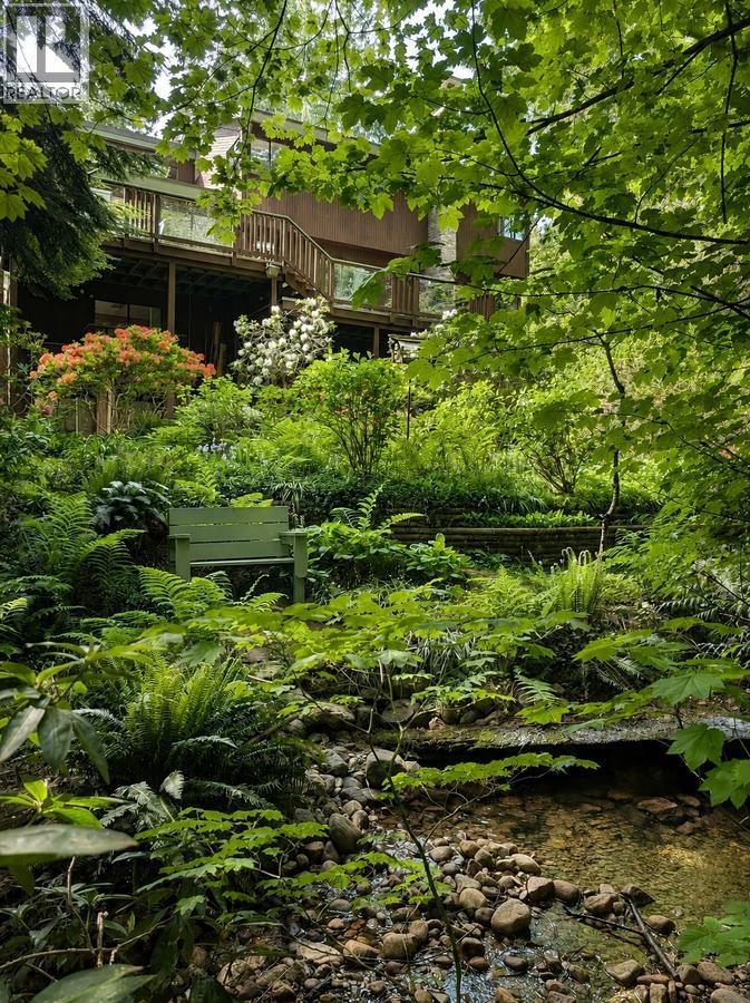 1498 CHAMBERLAIN DRIVE, North Vancouver