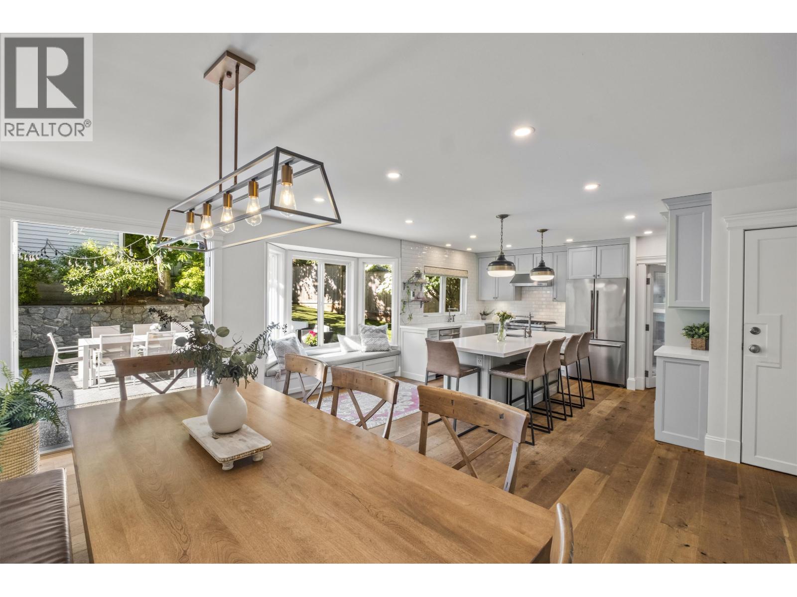 448 BRAND STREET, North Vancouver