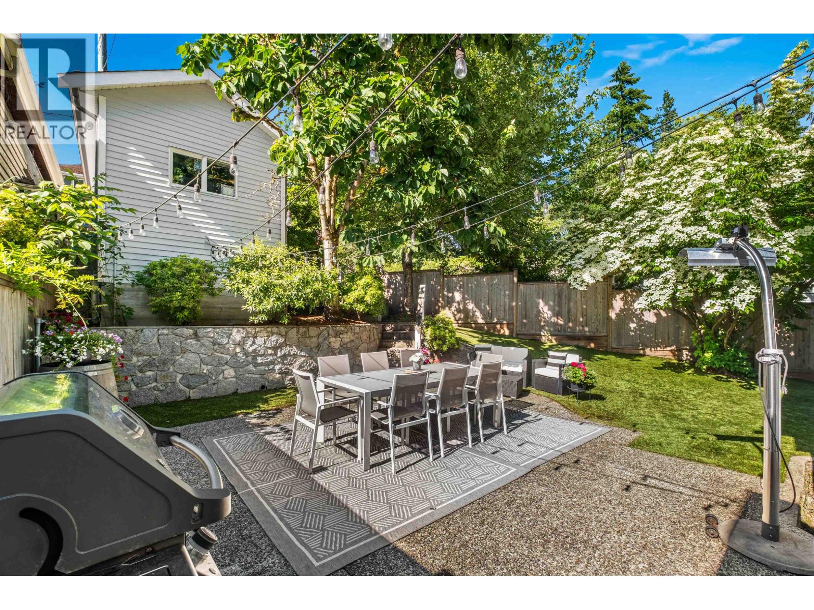 448 BRAND STREET, North Vancouver