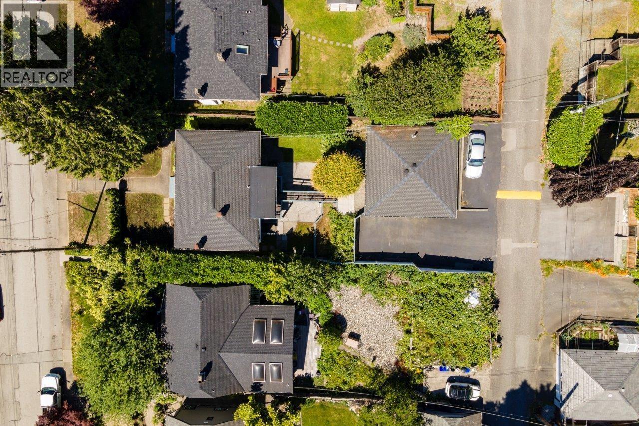 836 E 4TH STREET, North Vancouver