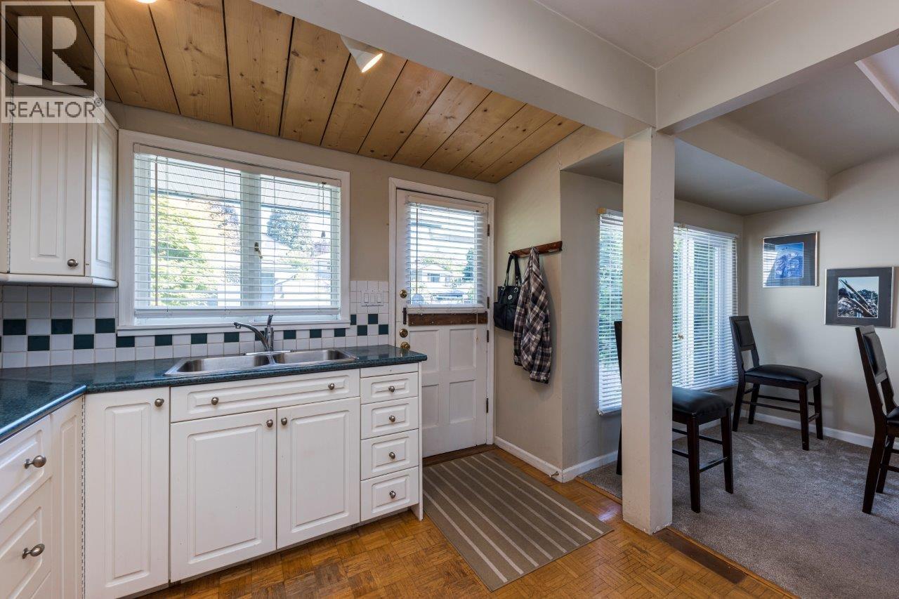 836 E 4TH STREET, North Vancouver