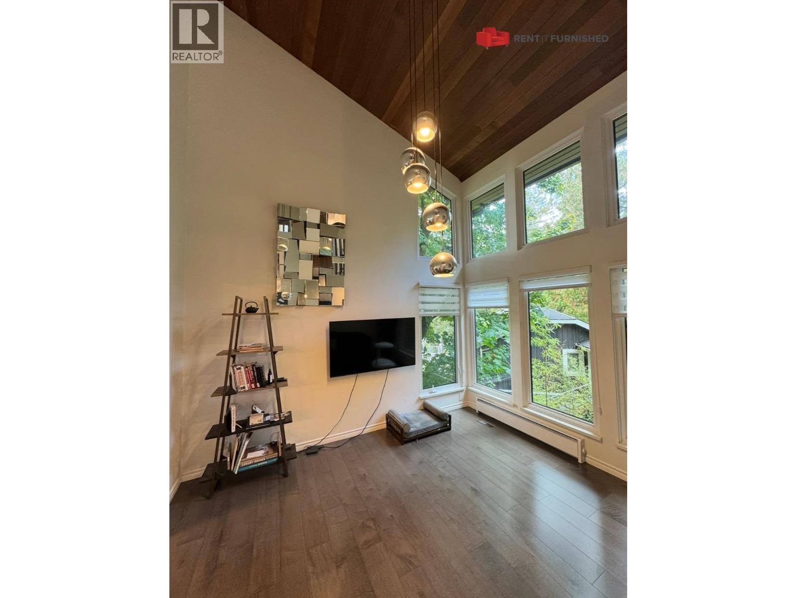 5620 LARSON PLACE, Vancouver
