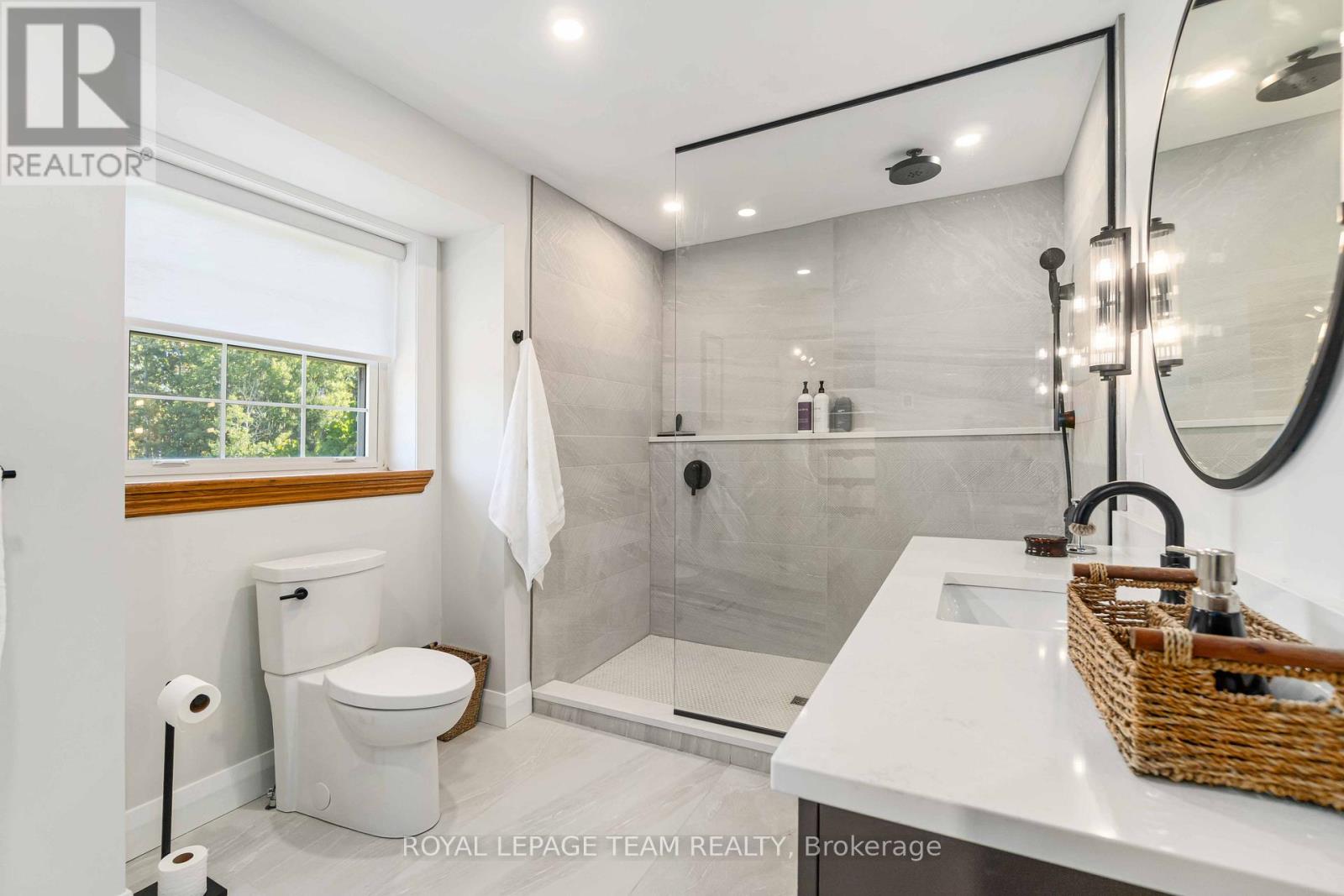 910 BOLTON ROAD - 30