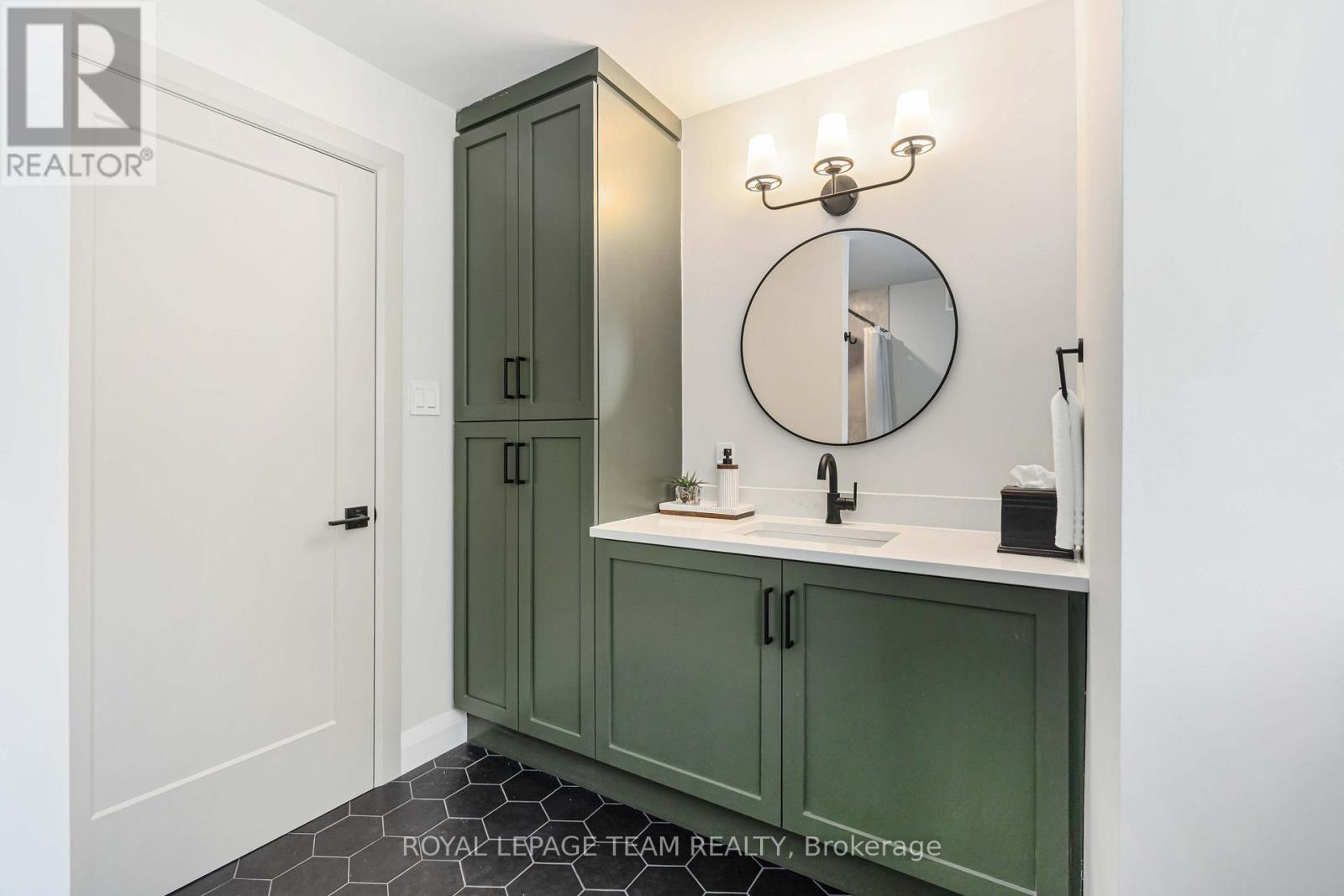 910 BOLTON ROAD - 36