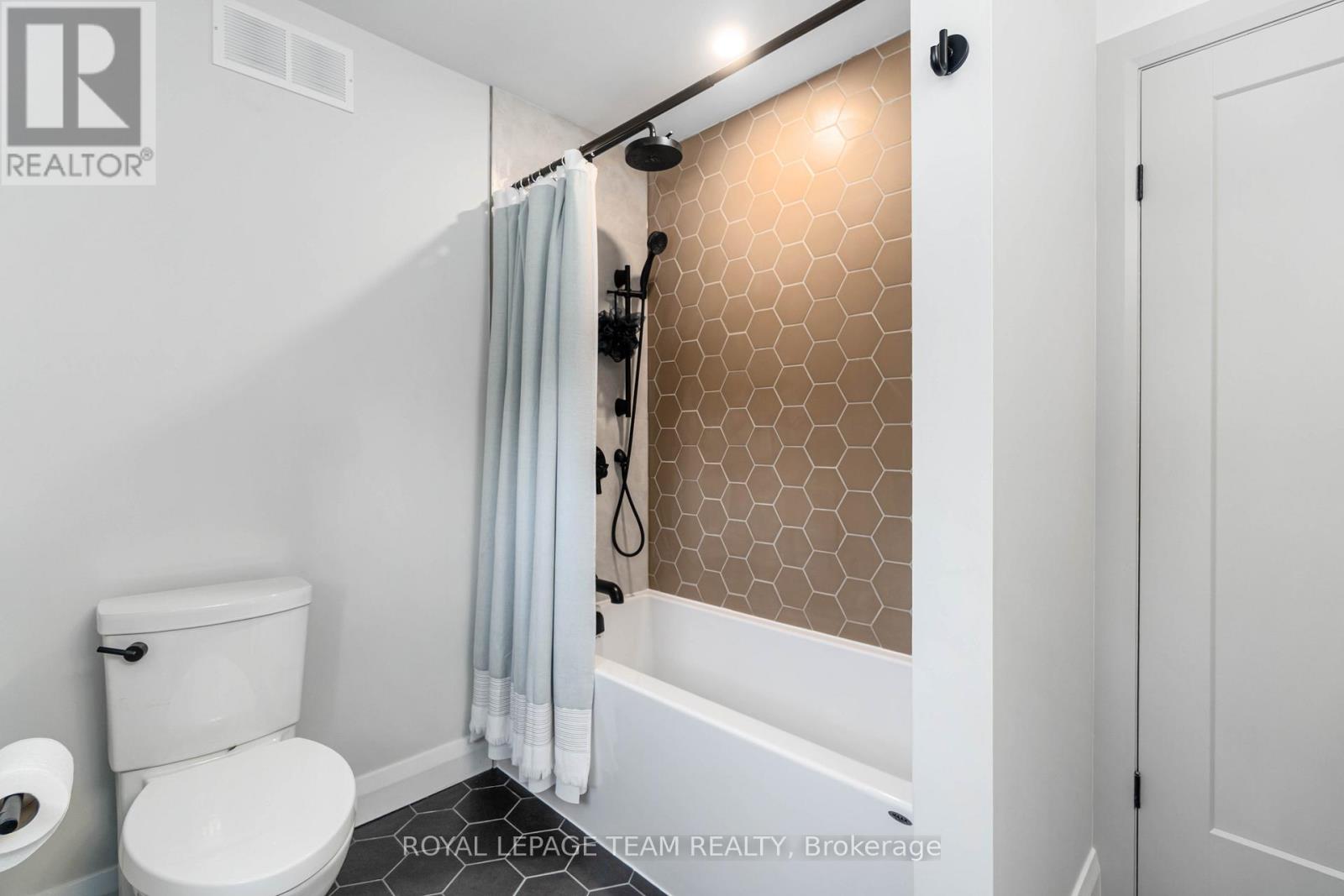 910 BOLTON ROAD - 37