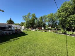 521 Sixth Avenue E, Ste Rose Du Lac, MB R0L1S0 Photo 38