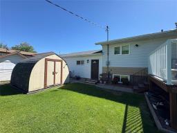 521 Sixth Avenue E, Ste Rose Du Lac, MB R0L1S0 Photo 41