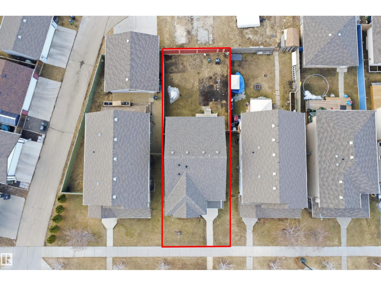 1124 37A AV NW - 37