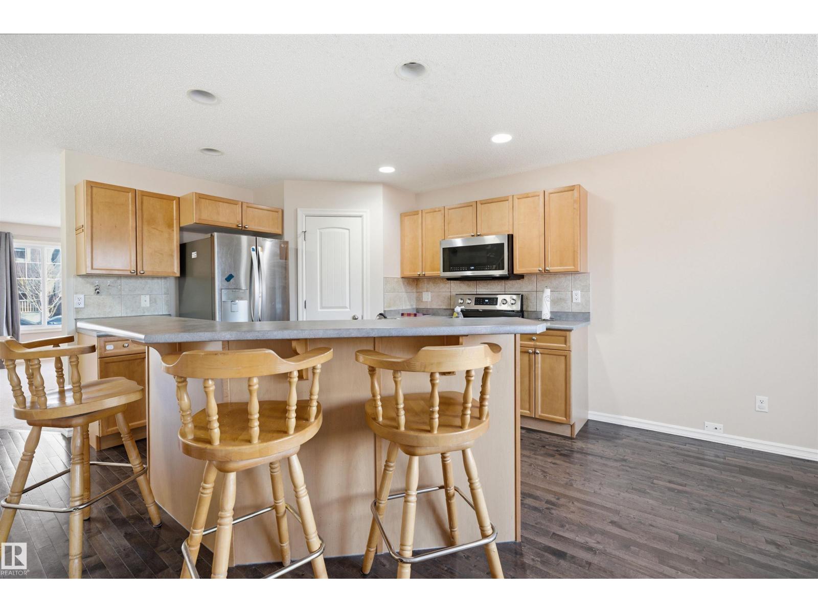 1124 37A AV NW - 8