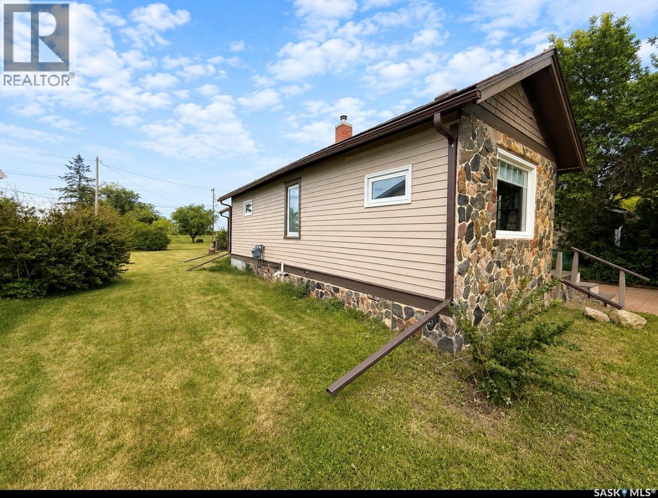 107 4TH AVENUE N - 18
