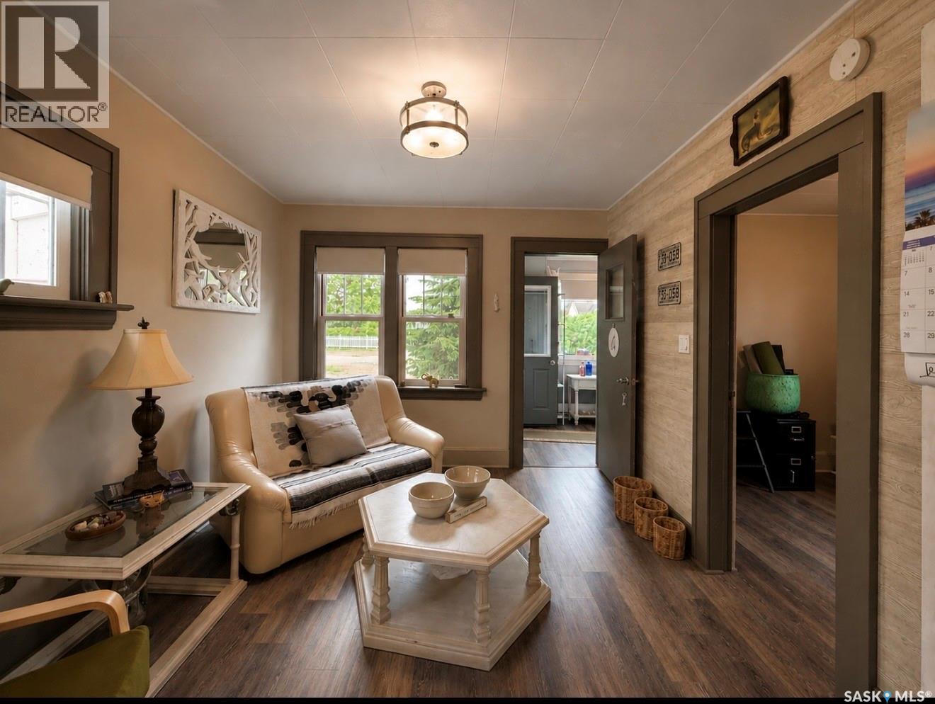 107 4TH AVENUE N - 5