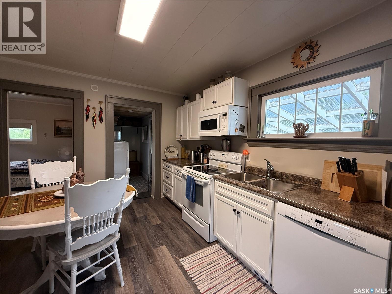 107 4TH AVENUE N - 6