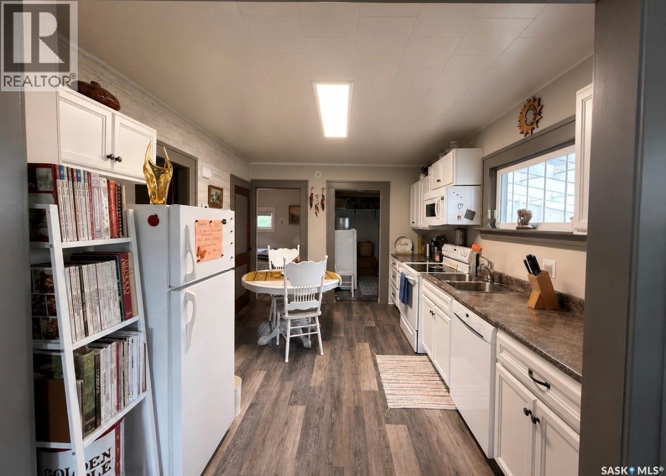 107 4TH AVENUE N - 7