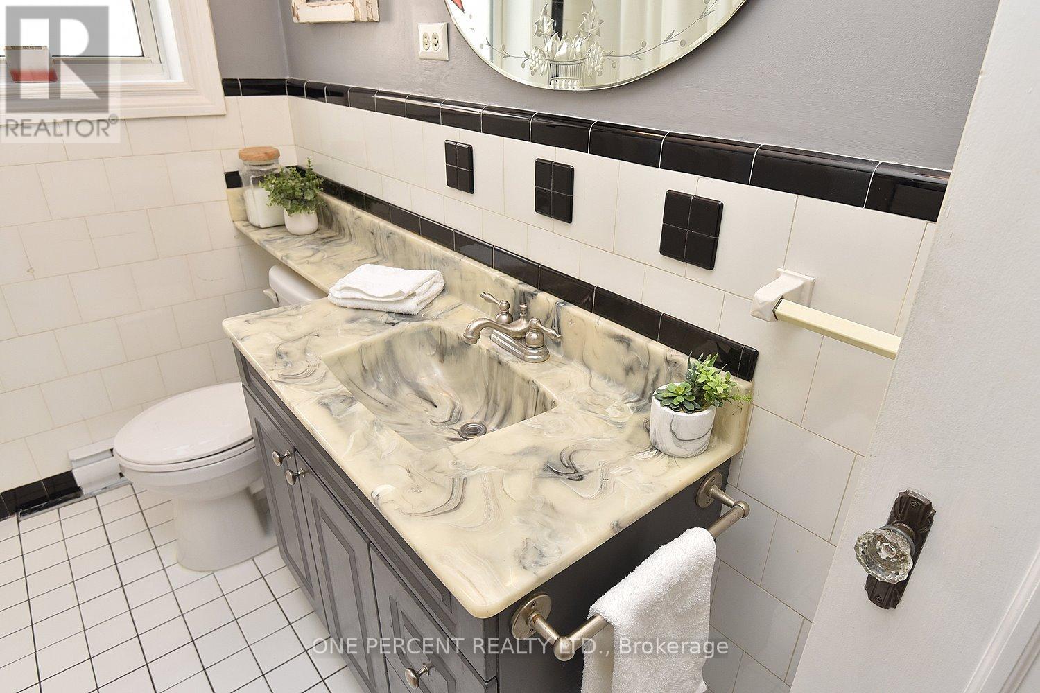 #16 1351 LAKESHORE ROAD - 24
