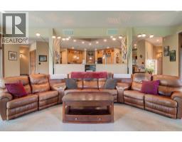 5pc Bathroom - 1306 Huckleberry Road, Kelowna, BC V1P1M5 Photo 19
