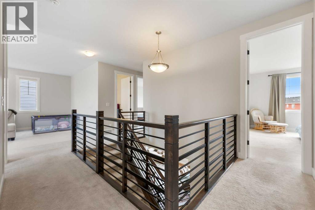 629 Southwinds Close SW - 18