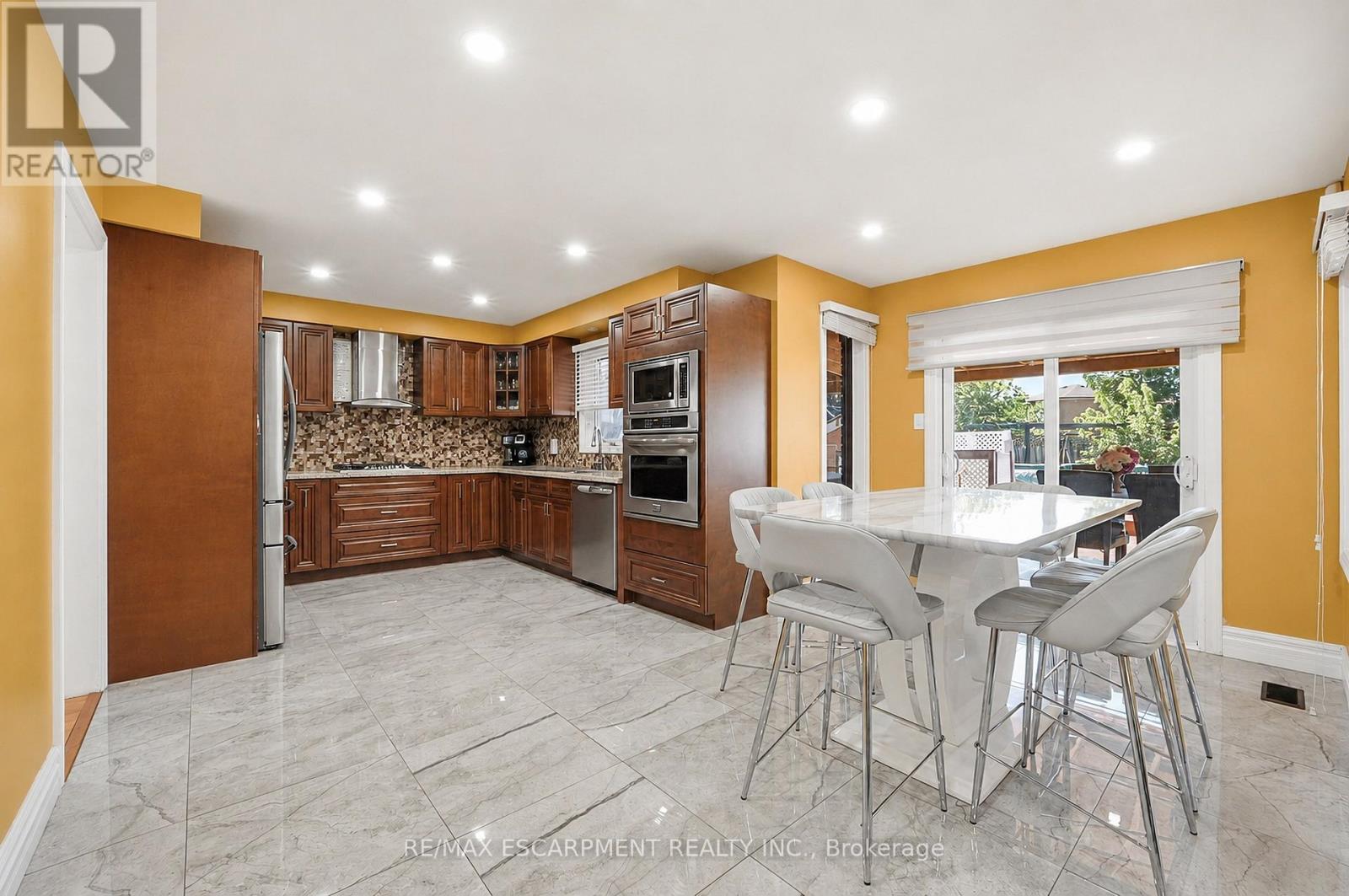 15 TALIA COURT - 8