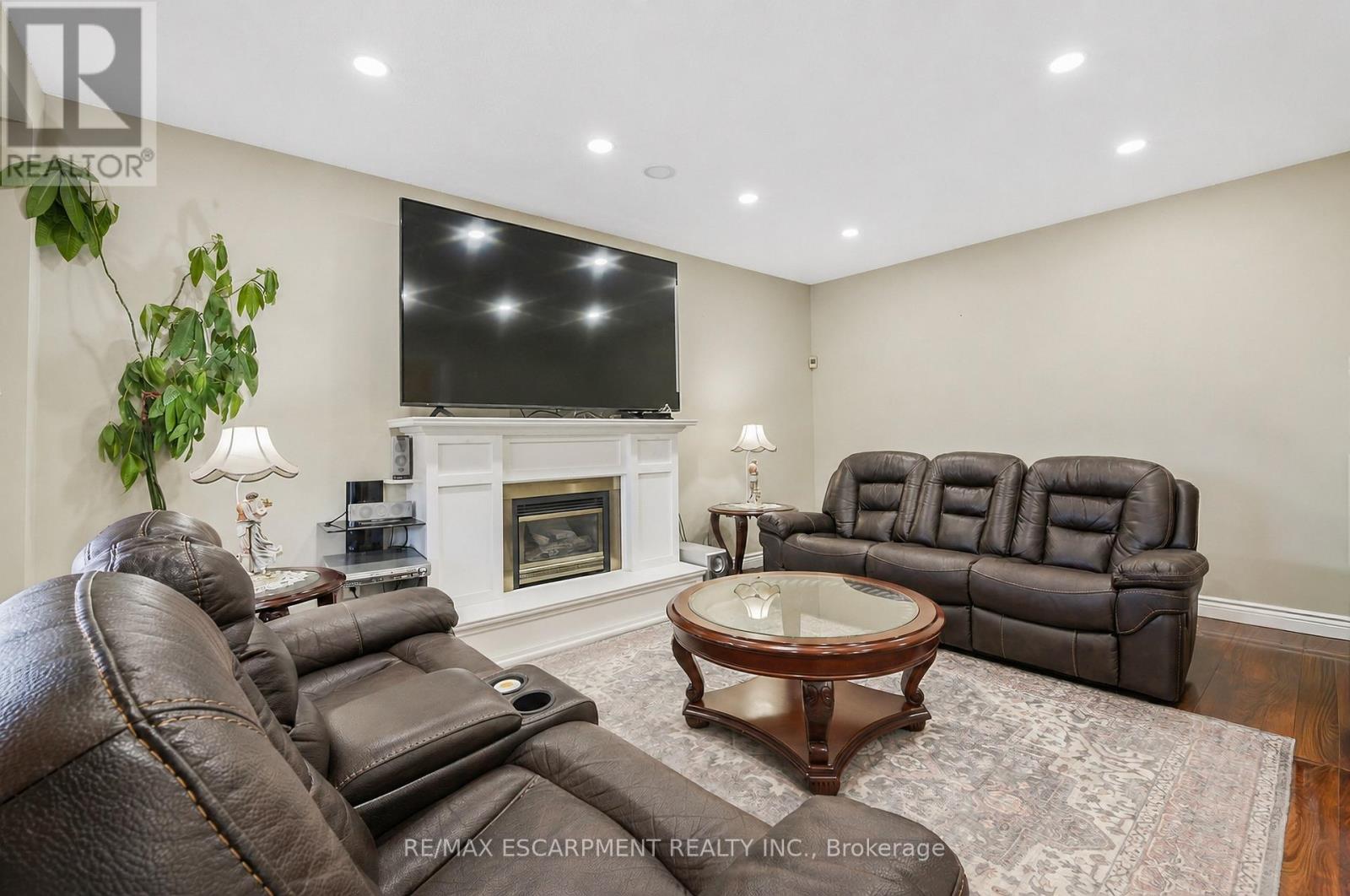 15 TALIA COURT - 9