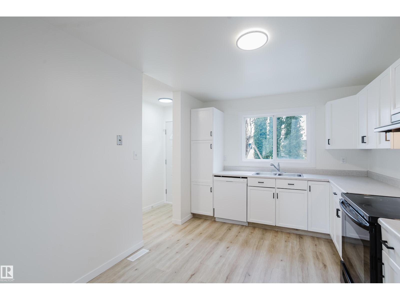 16475 115 ST NW - 16