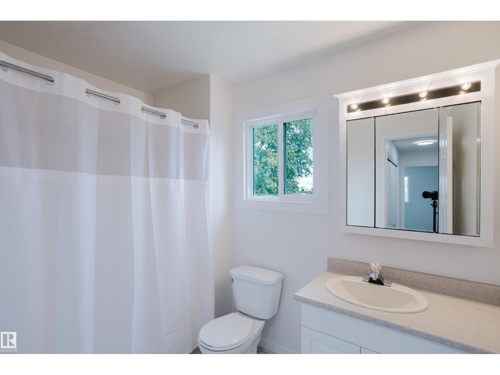 16475 115 ST NW - 32