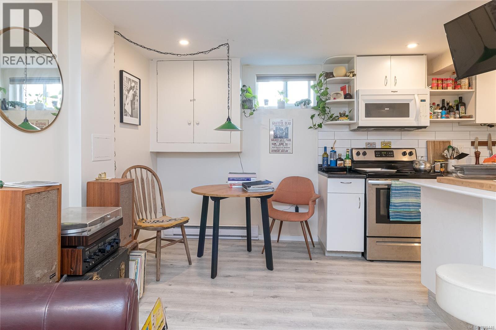  1228 Pembroke Street, Victoria
