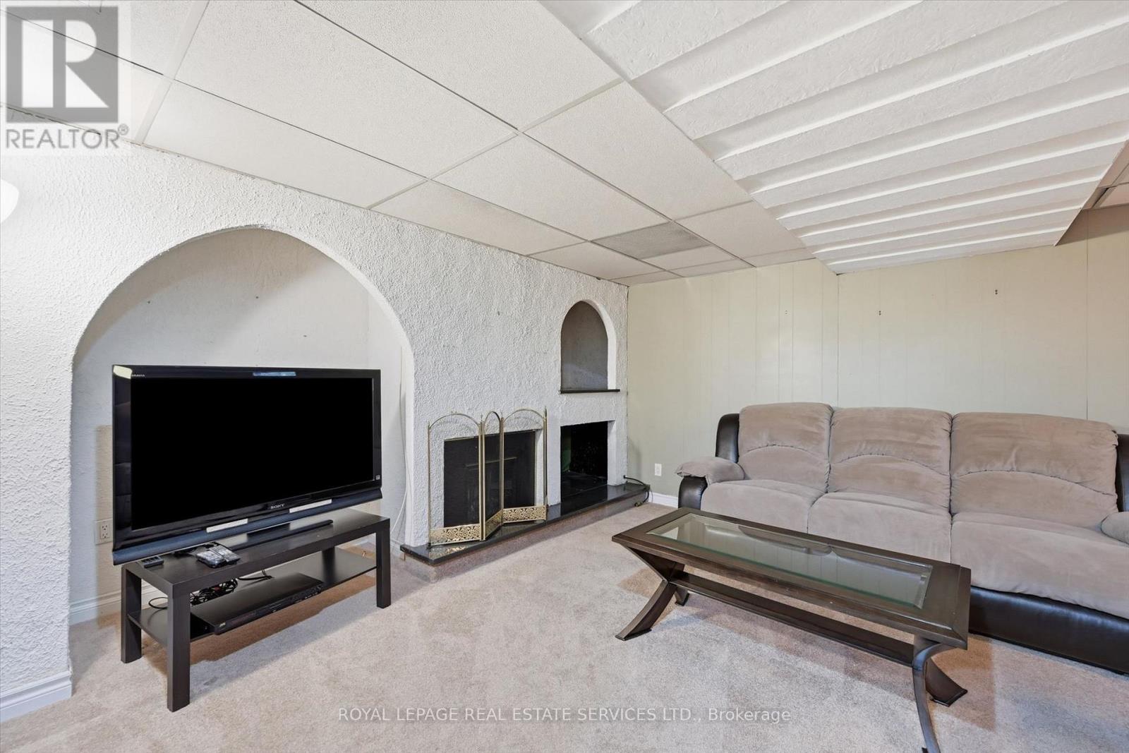 484 GRAND BOULEVARD - Image 29