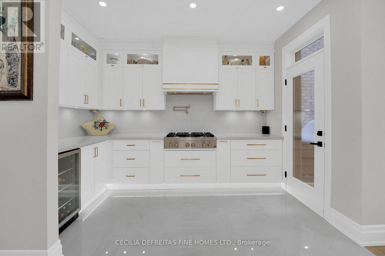 109 ALEX CAMPBELL CRESCENT - 12