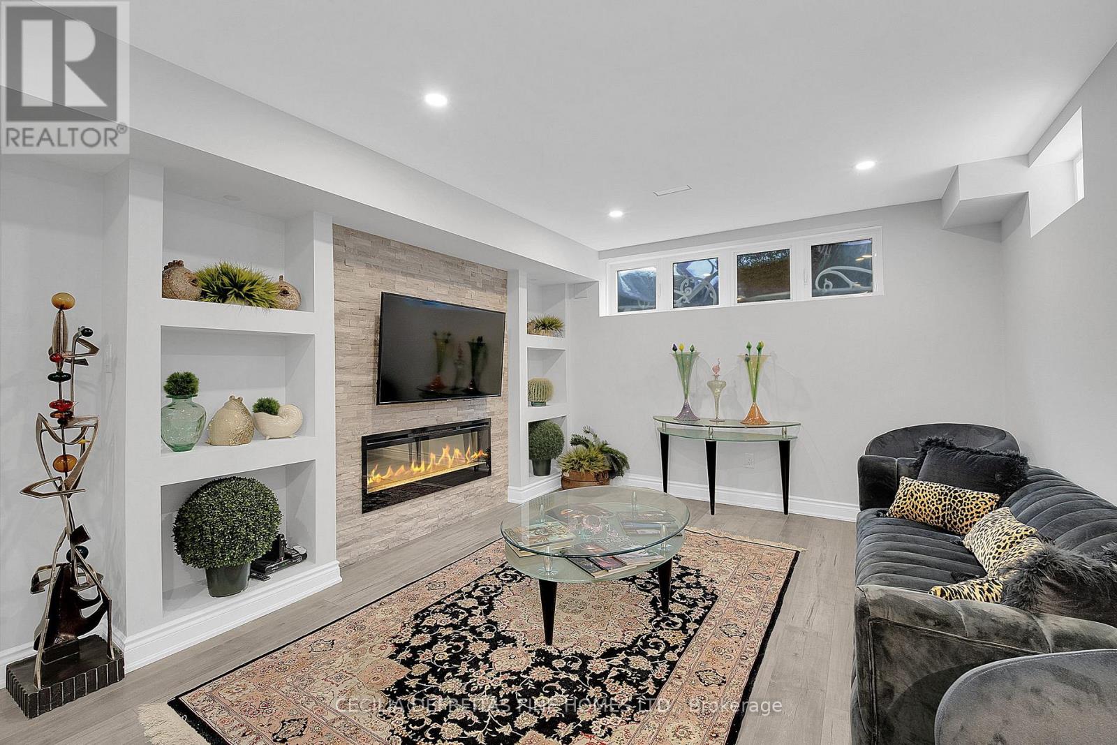 109 ALEX CAMPBELL CRESCENT - 36