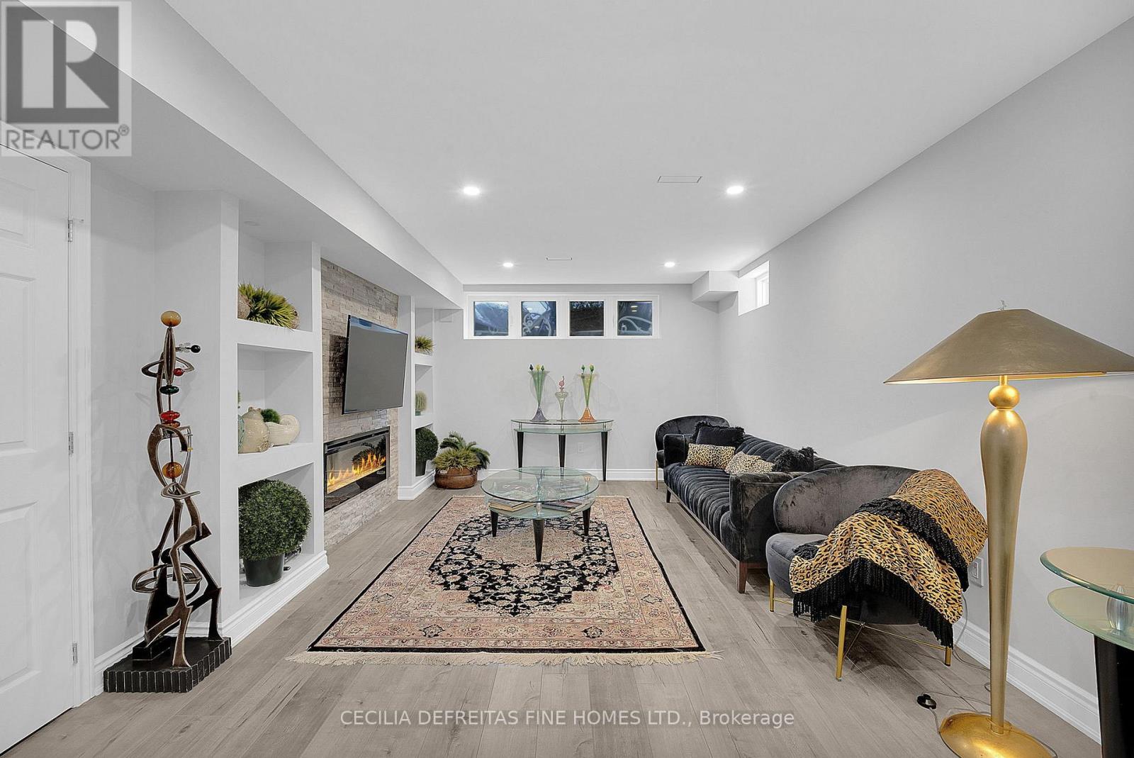 109 ALEX CAMPBELL CRESCENT - 37