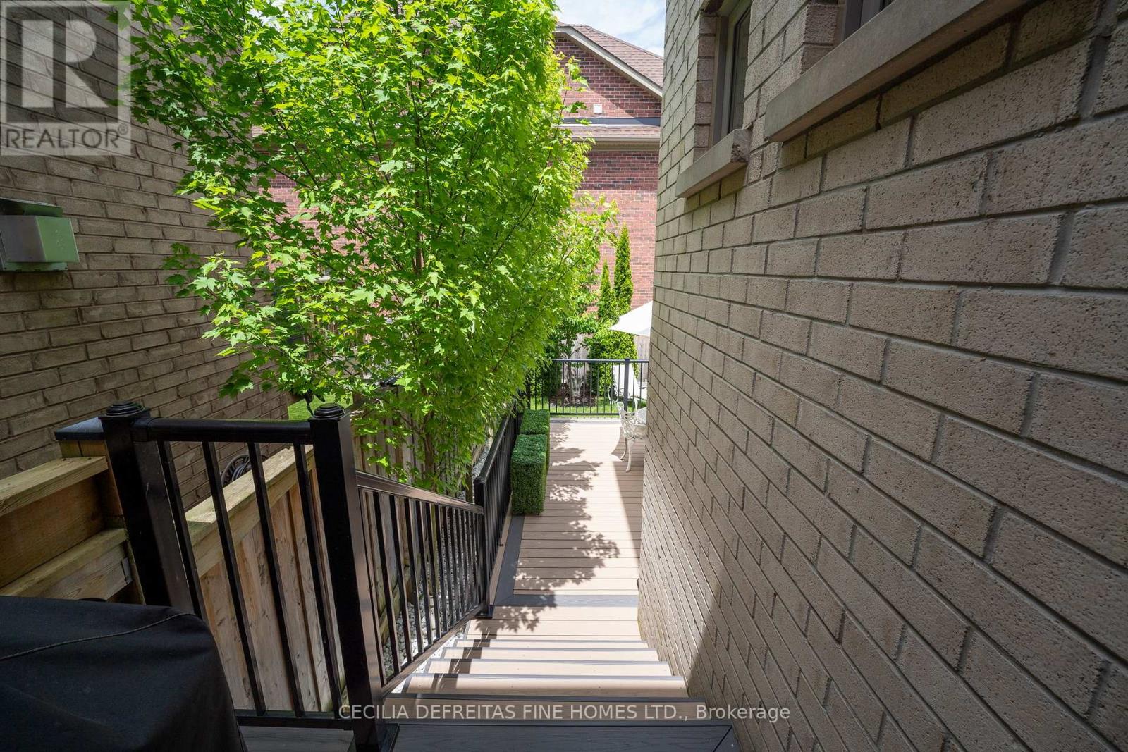 109 ALEX CAMPBELL CRESCENT - 43