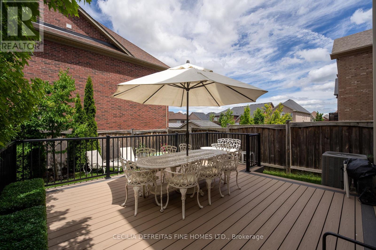 109 ALEX CAMPBELL CRESCENT - 44