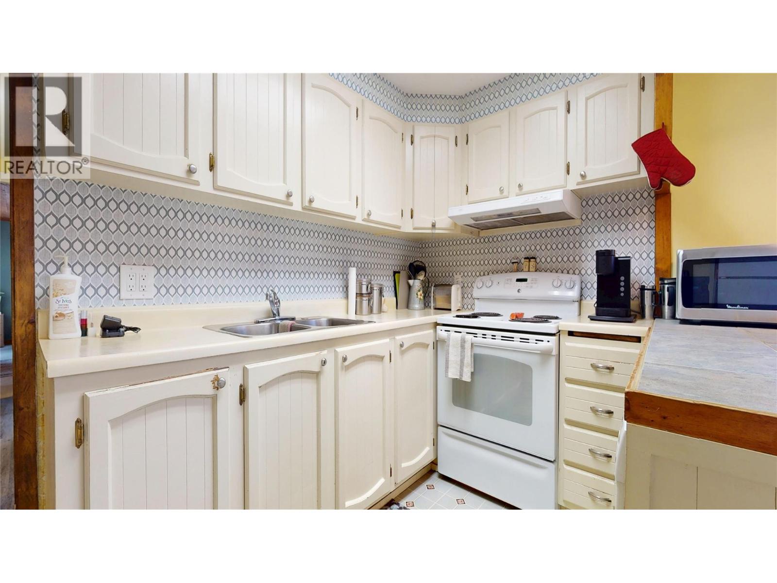 4746 Burns Avenue - 7