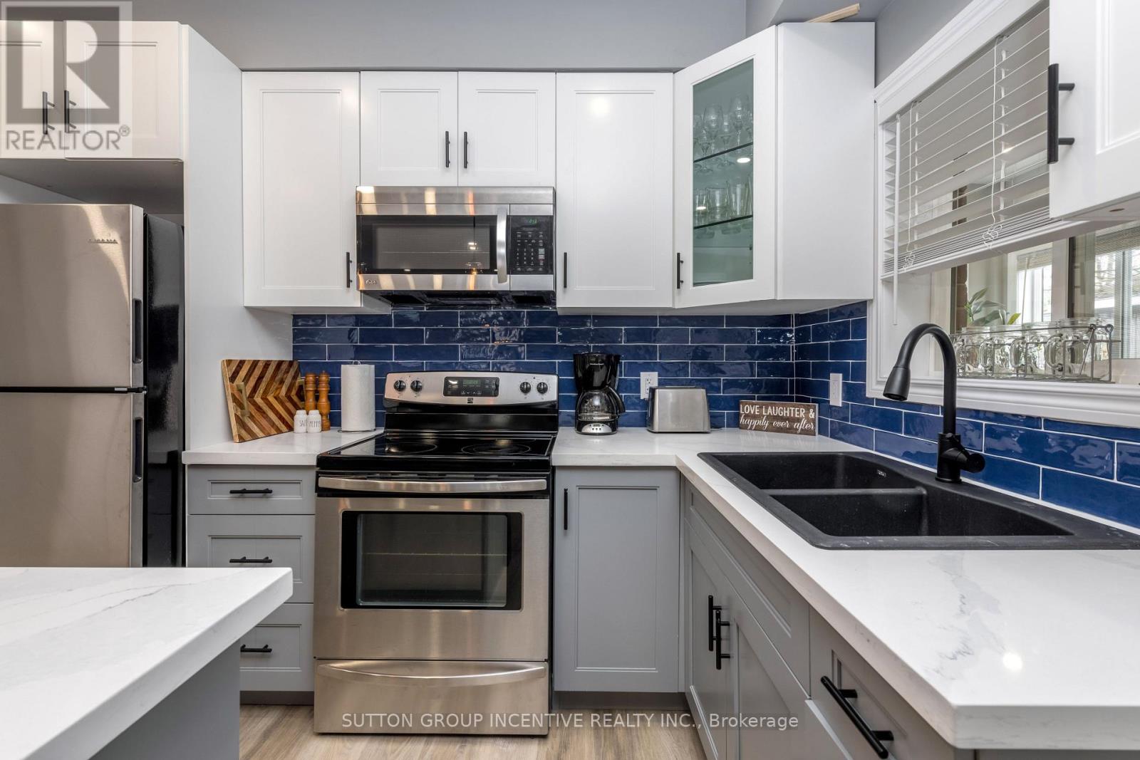 48 ALFRED STREET - 21