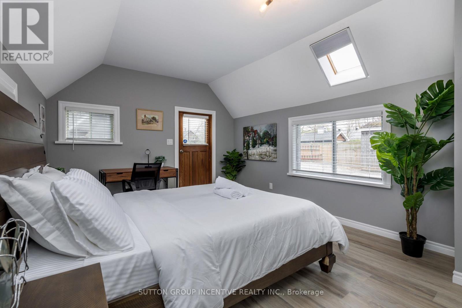 48 ALFRED STREET - 26