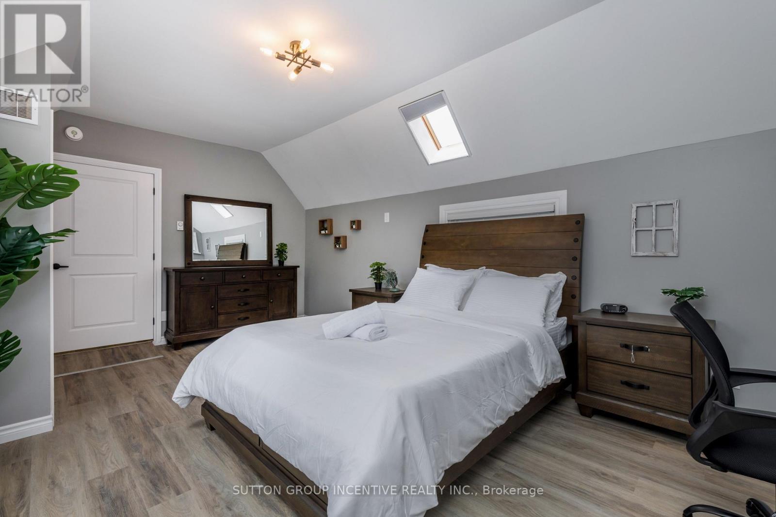 48 ALFRED STREET - 27
