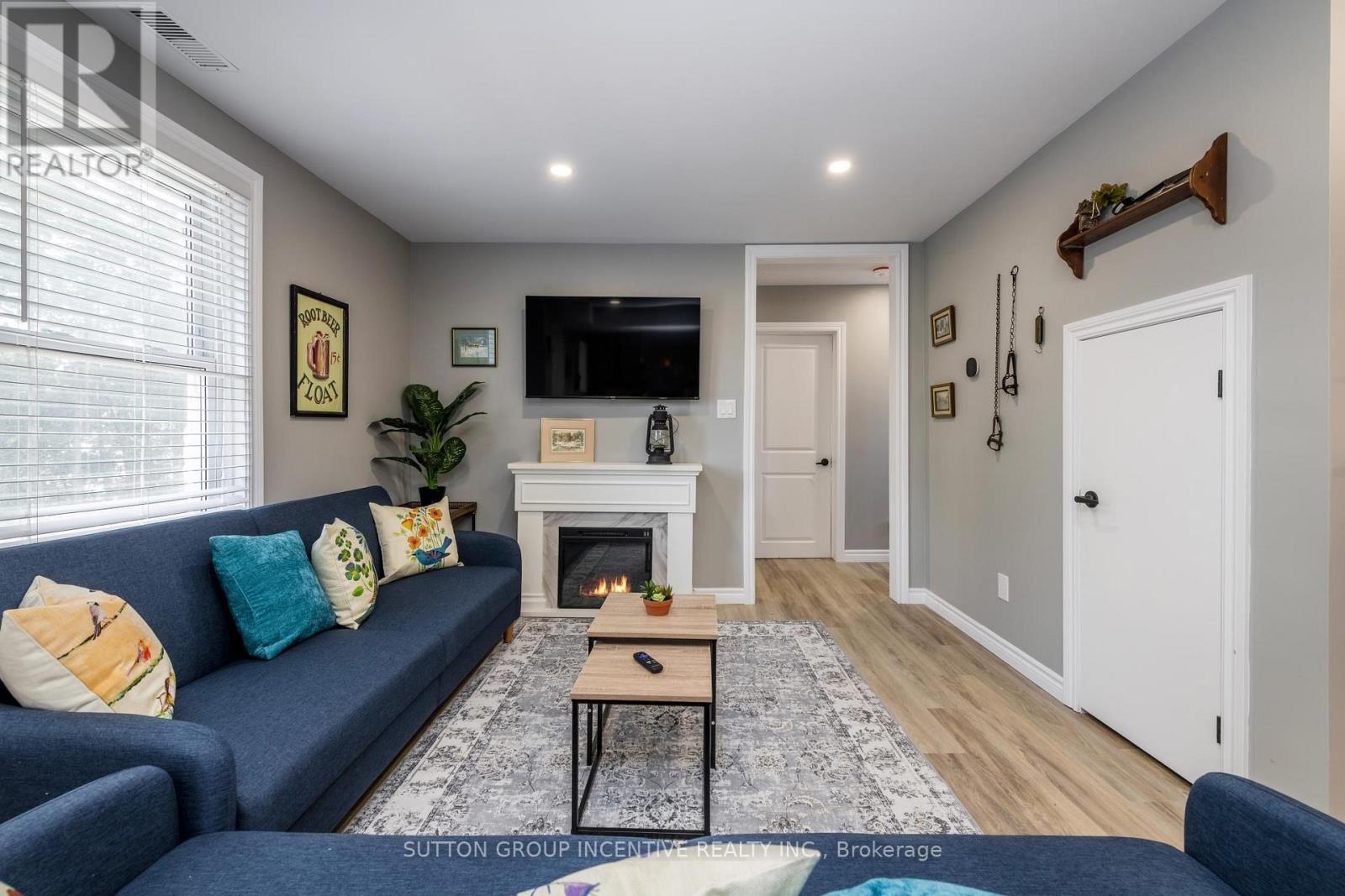 48 ALFRED STREET - 35