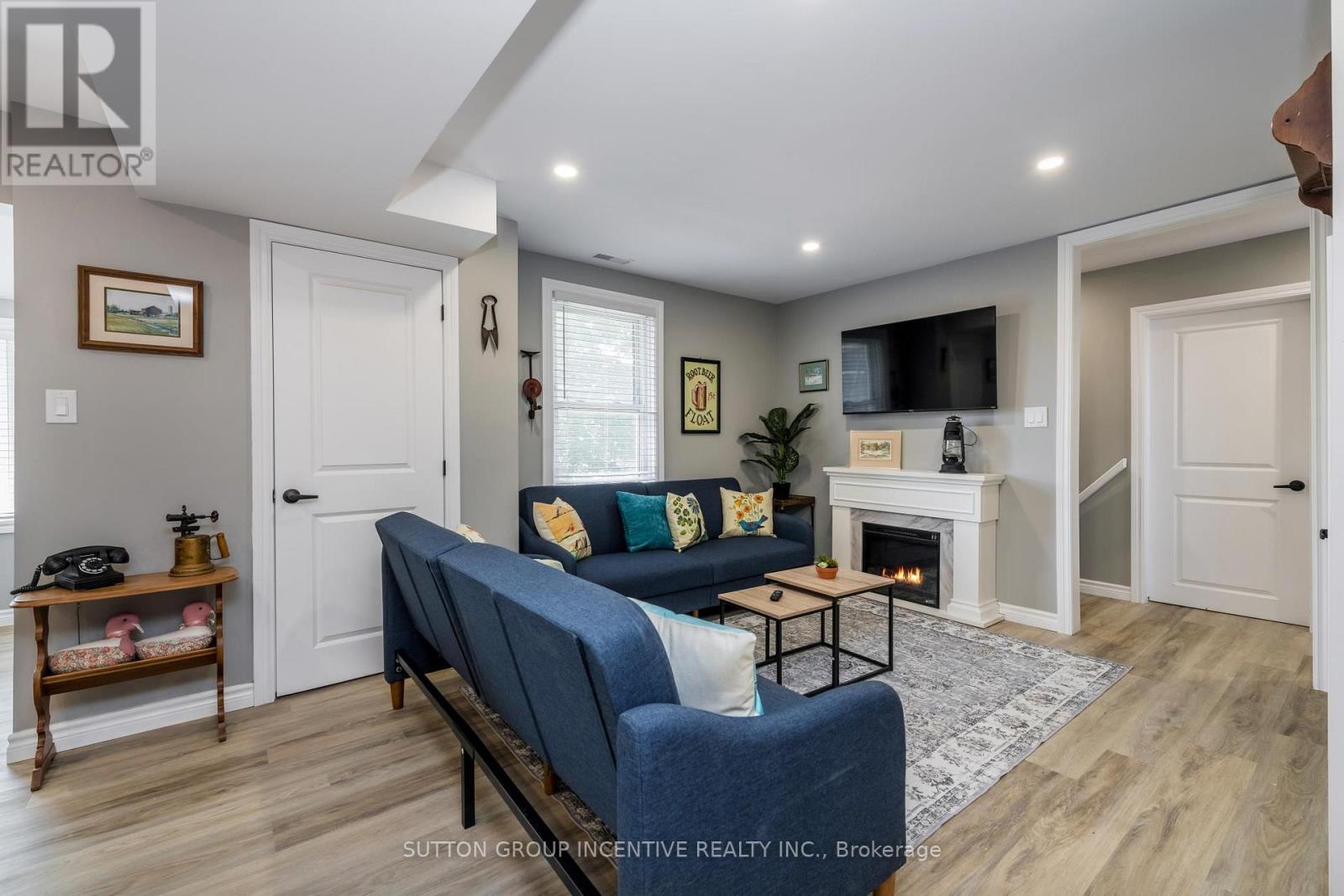48 ALFRED STREET - 36