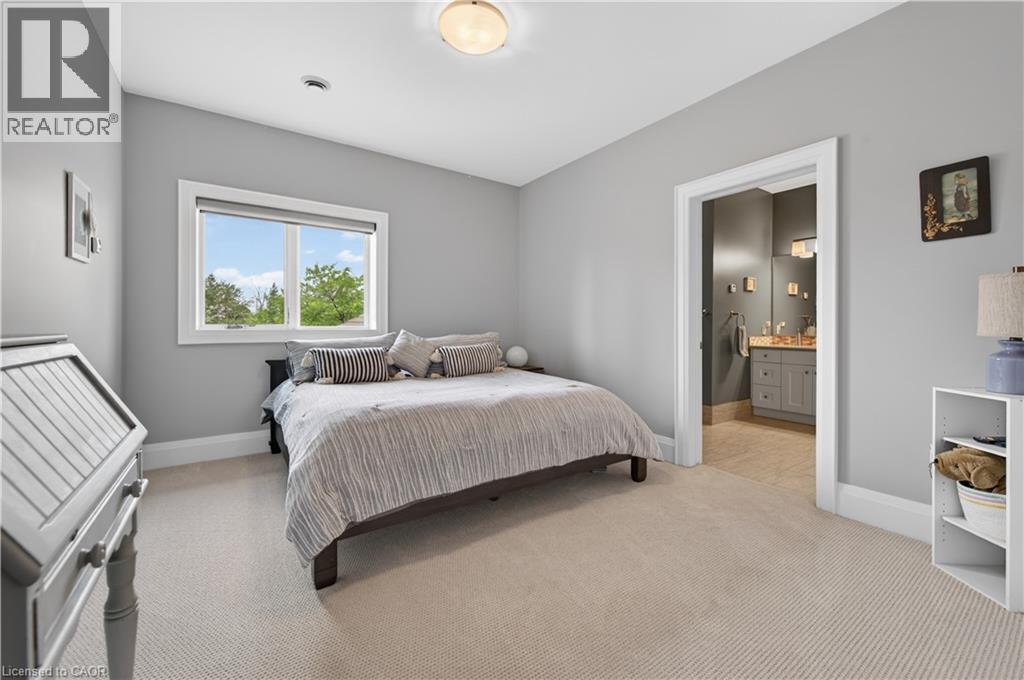4580 CHERRY Avenue - 33