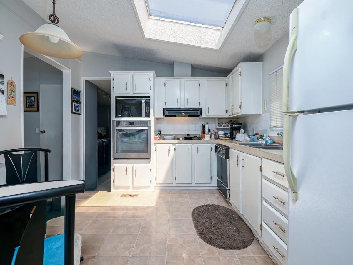 2 Bed, 2 Bath House for Sale in Surrey – 9 8670 156 STREET, Surrey – MLS# R3135892 - Image 10