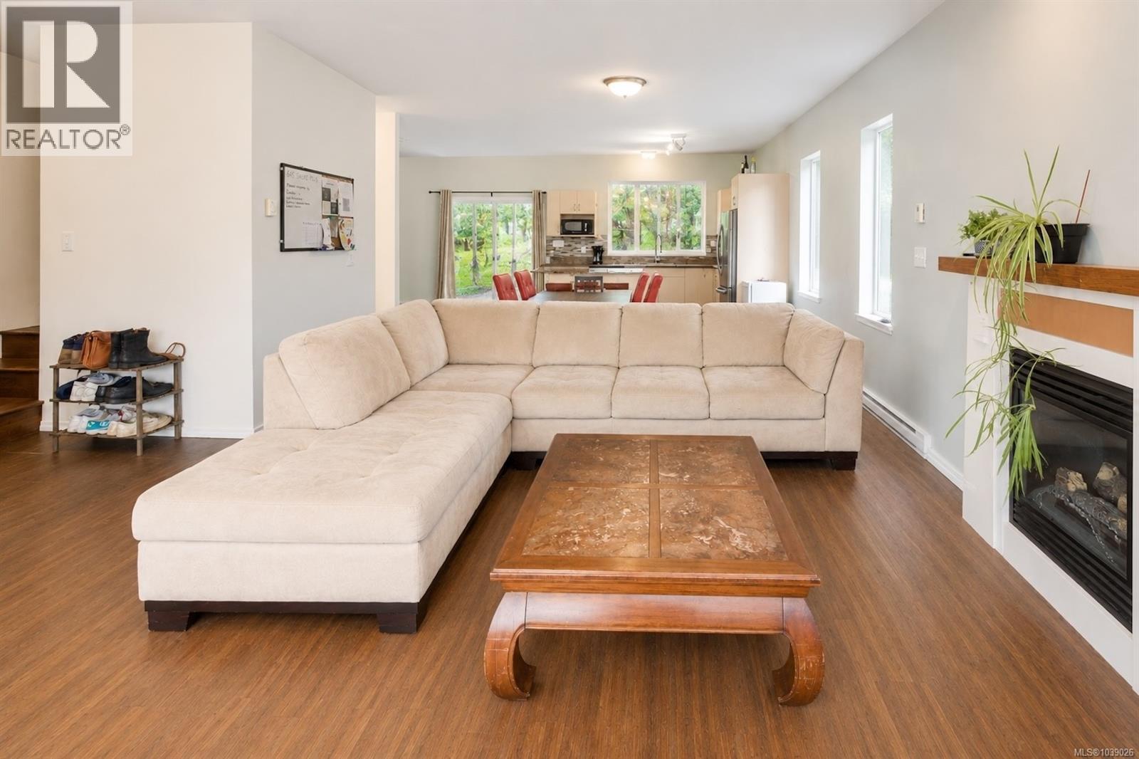645 Shore Pine Cres - 3