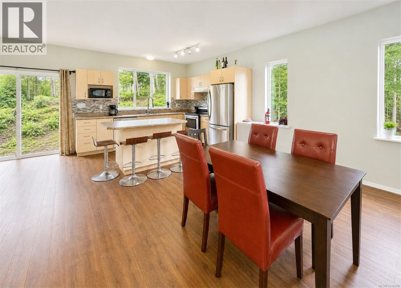 645 Shore Pine Cres - 4