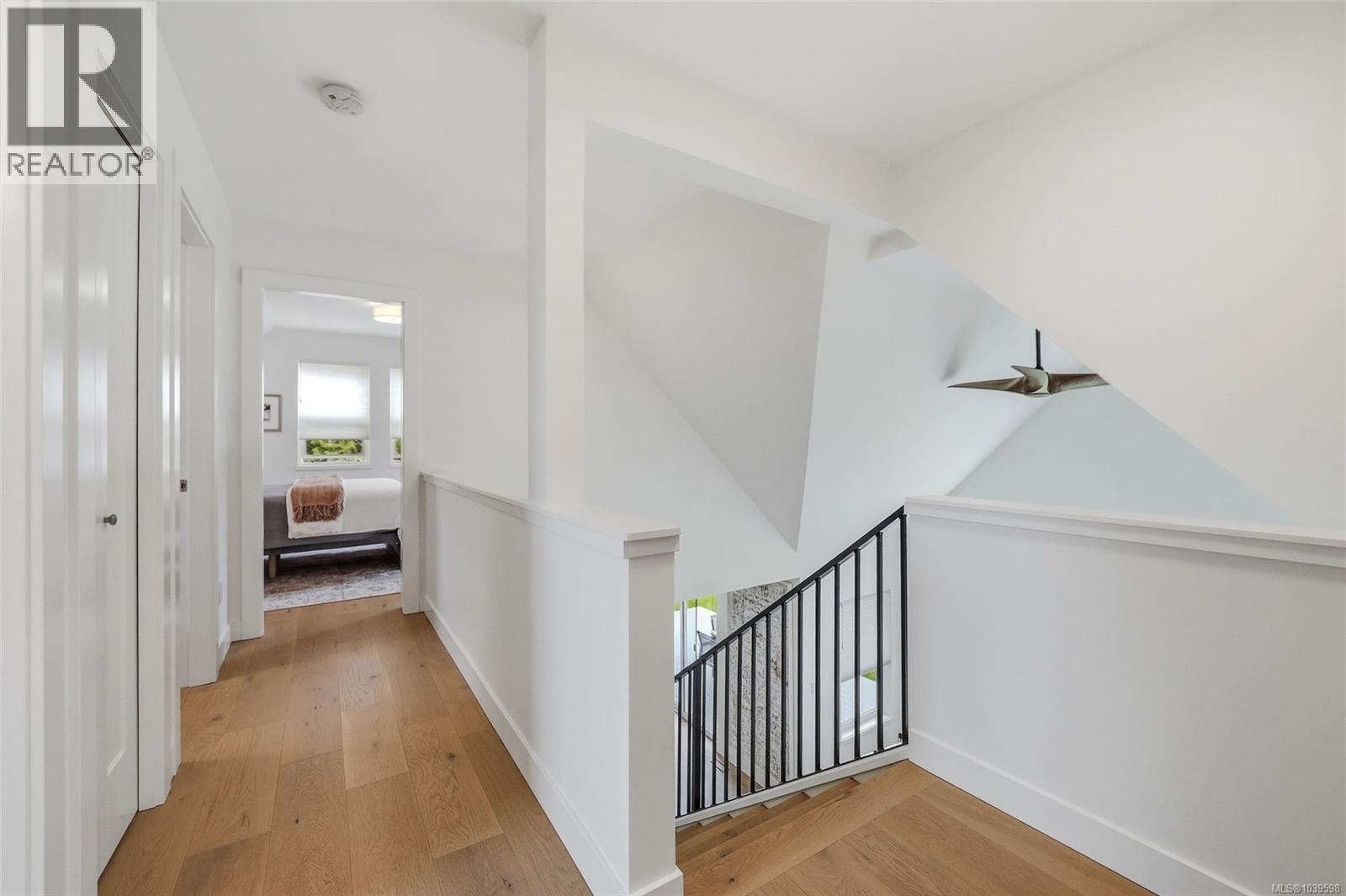 234 Fern Rd W, Qualicum Beach