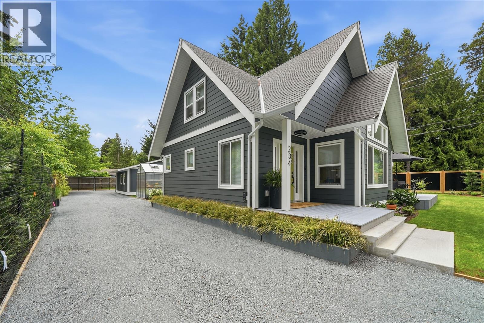 234 Fern Rd W - 62