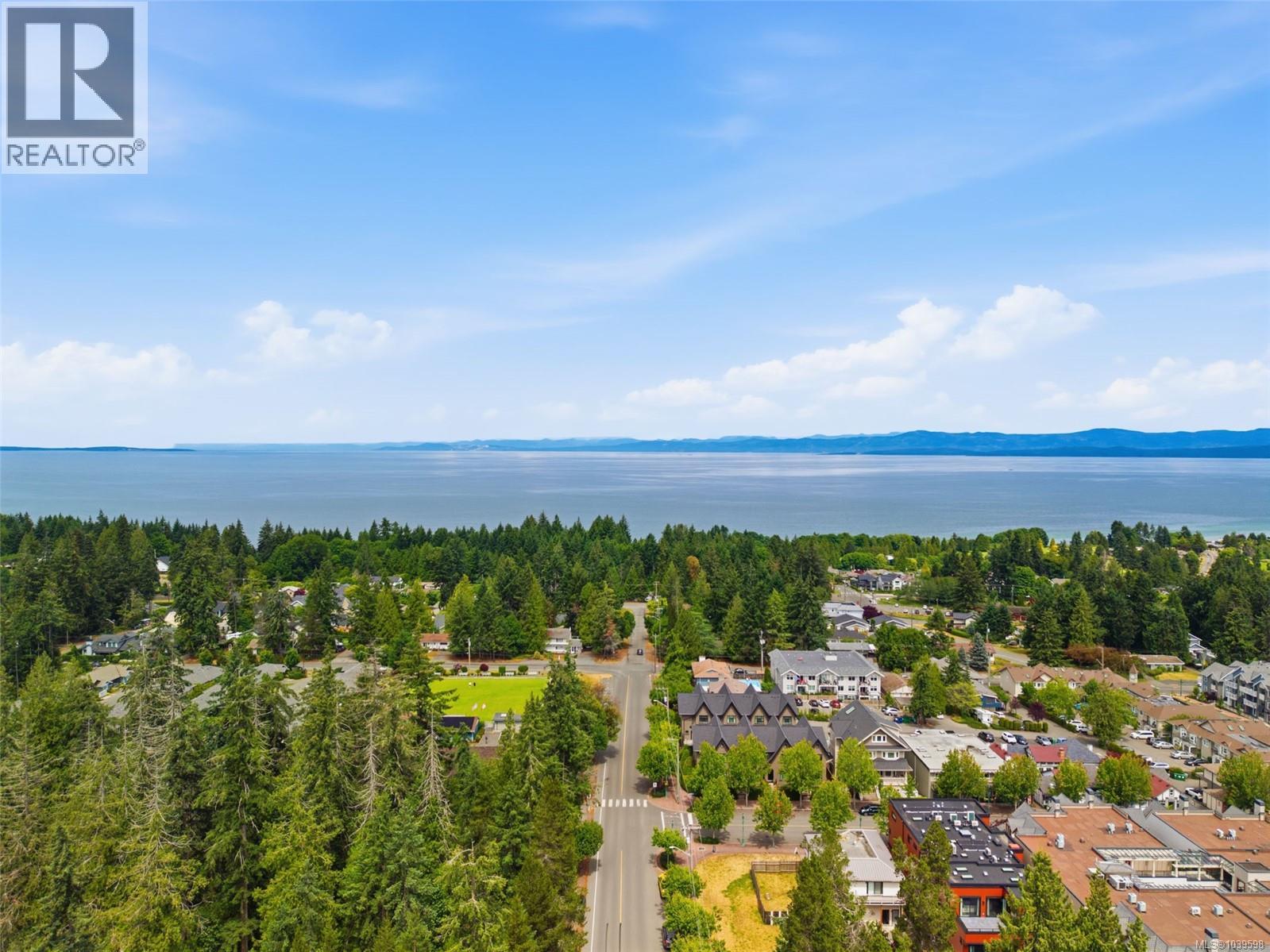 234 Fern Rd W, Qualicum Beach