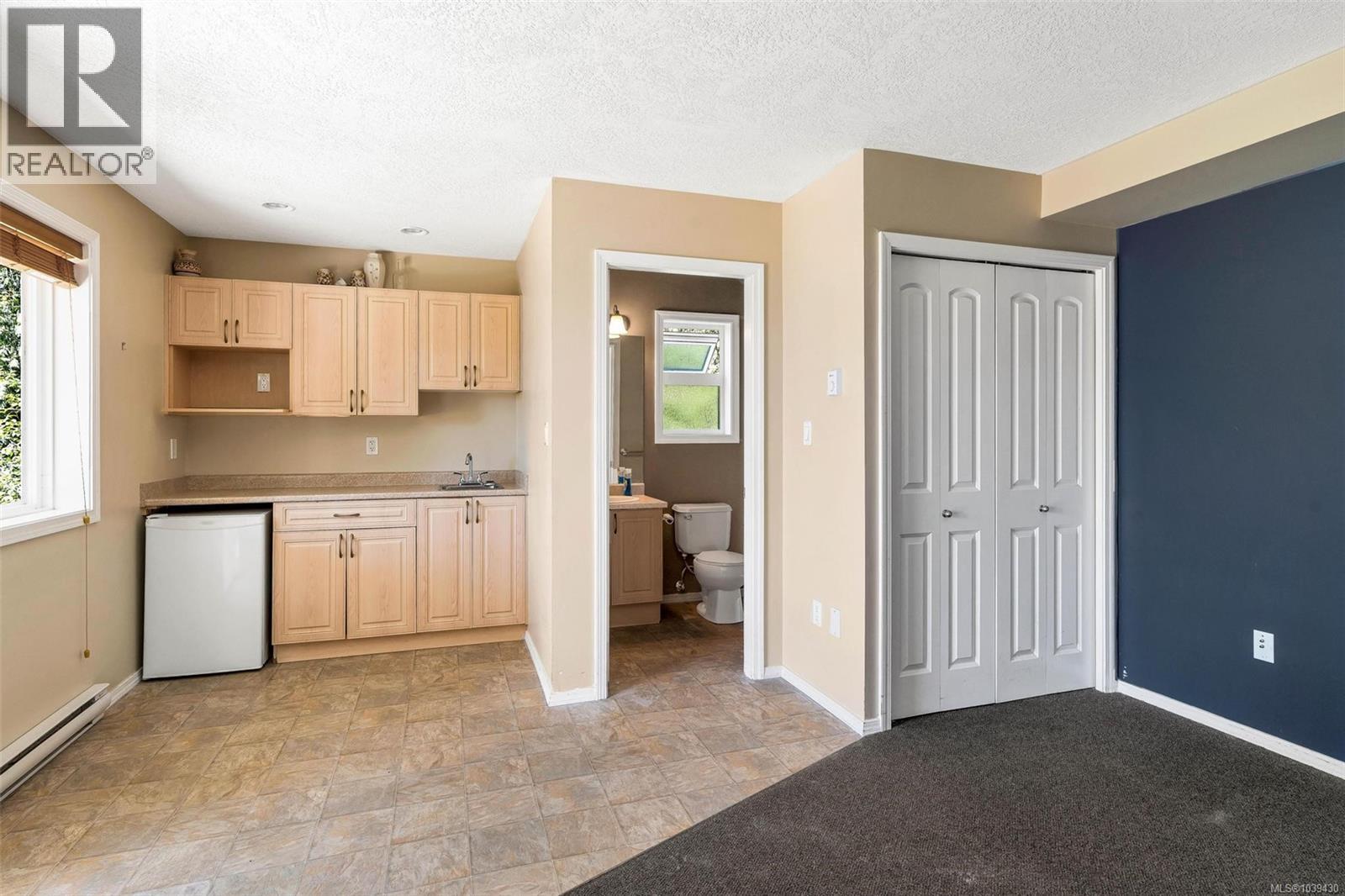 3036 Phillips Rd - 48