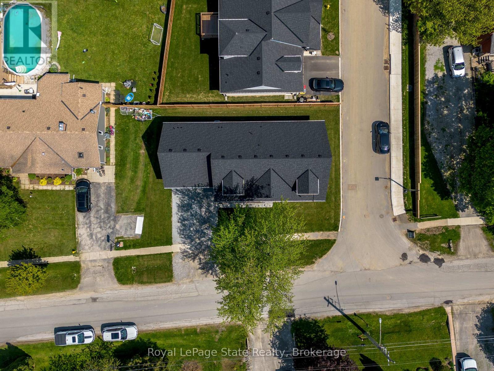 2815 RED MAPLE AVENUE - 48