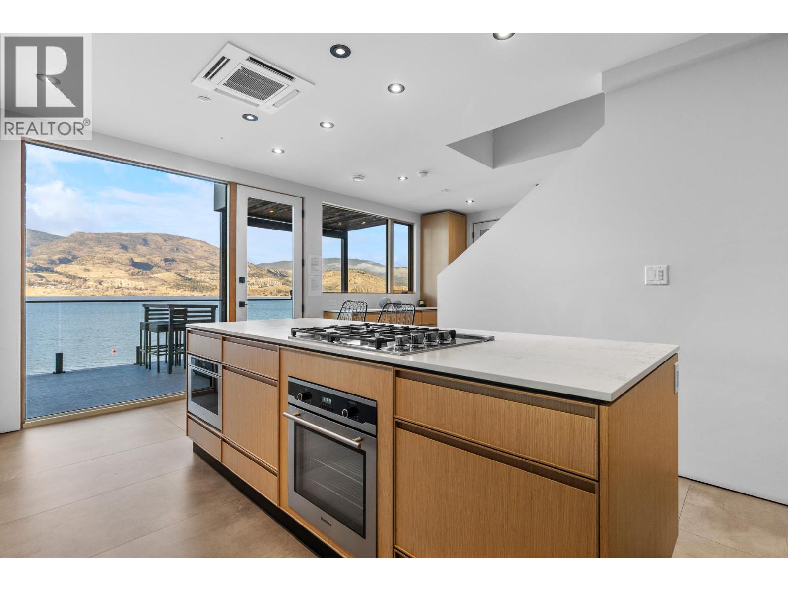 4043 Lakeside Road, Penticton