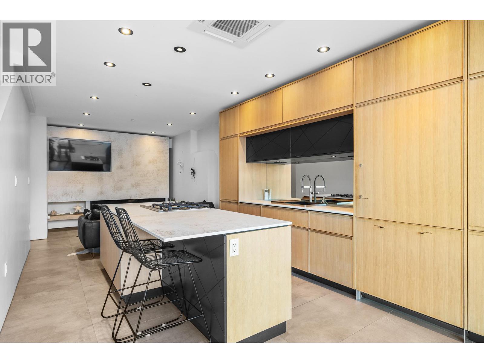 4043 Lakeside Road, Penticton