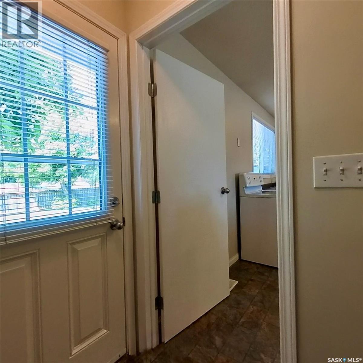 214 Fisher CRESCENT — photo 10